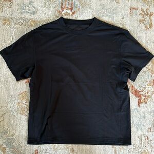 Lululemon Relaxed fit training tee